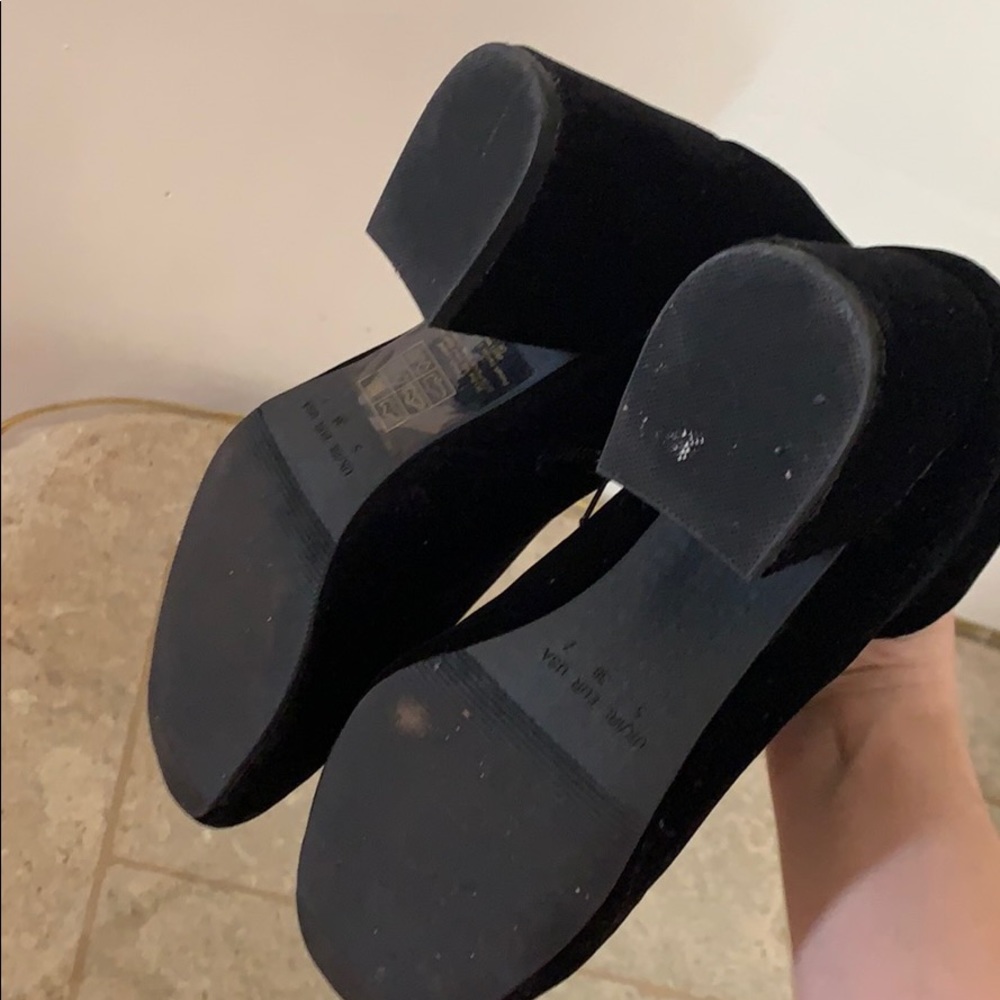 Shoes - Picture 2 of 3